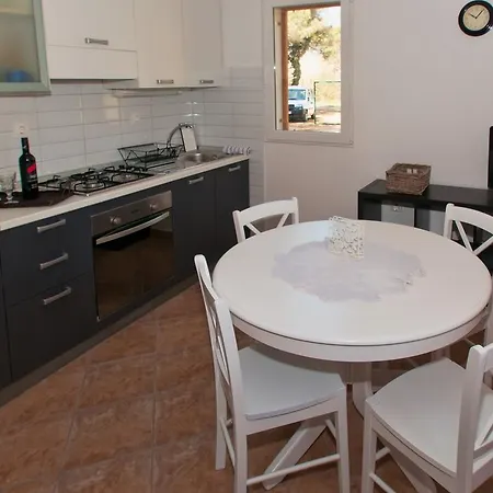 Ribarska Kuca Romana Holiday home *